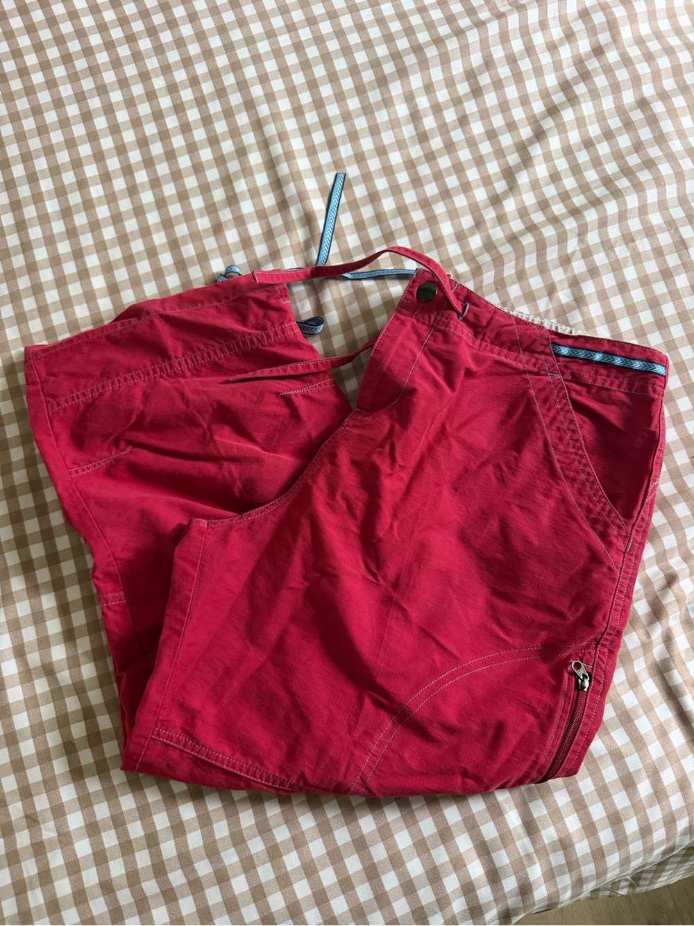 KUHL Red Women's Capris - Casual Zip Pocket Detail